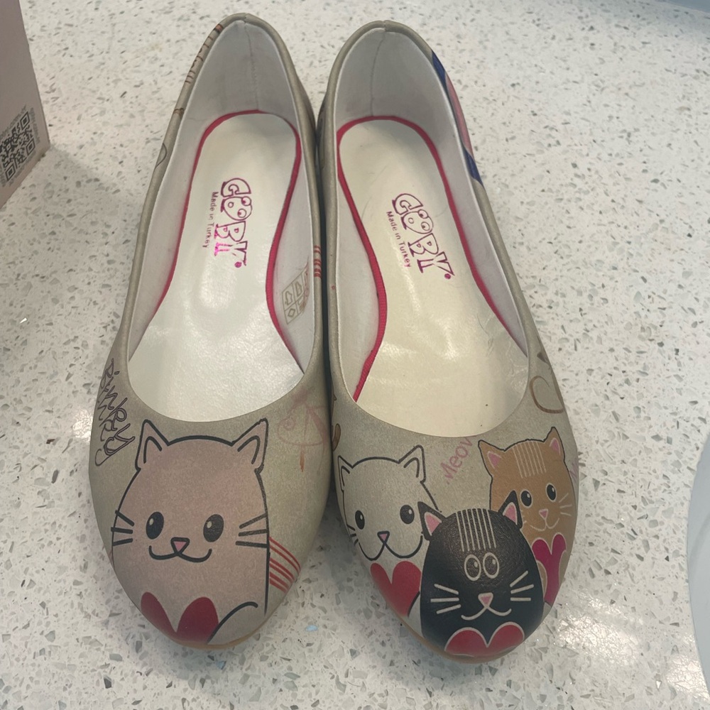 Vegan whimsical cat print Flats by goby